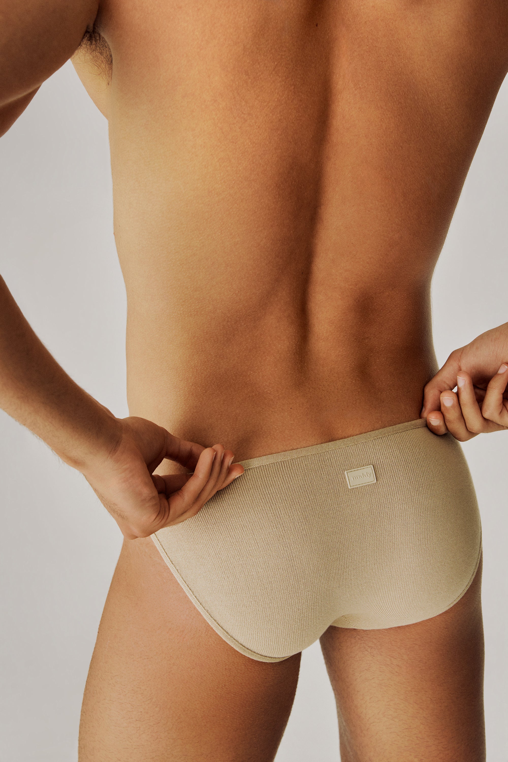 Tanga tricot liga areia