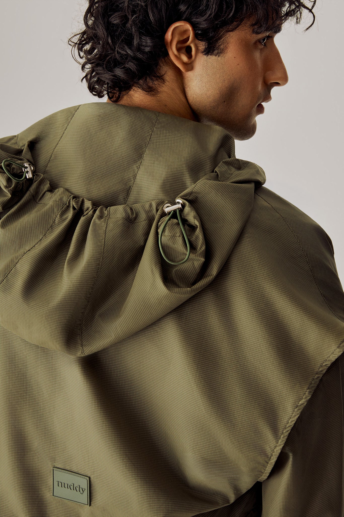 Jaqueta parka ultraleve azeitona